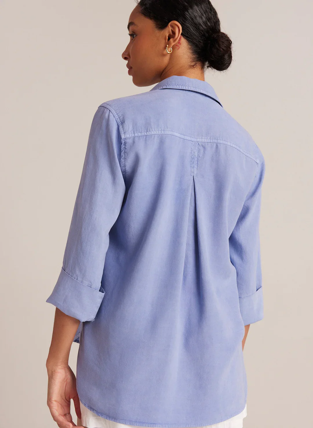 BELLA DAHL- WOMEN'S TAIL BUTTON DOWN SHIRT - Image 7