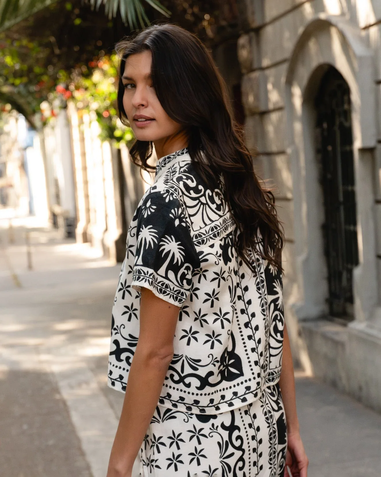 BELLA DAHL - BANDANA SS CAMP SHIRT - Image 3
