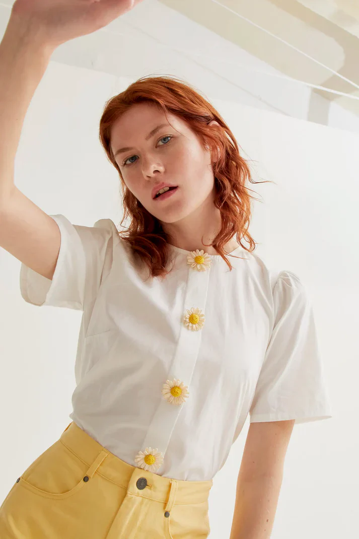 COMPANIA FANTASTICA - COTTON TOP WITH FLORAL BUTTONS - Image 2