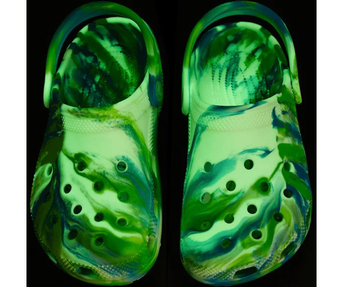 CROCS-KIDS CLASSIC GLOW-IN-THE-DARK MARBLED CLOG - Image 3