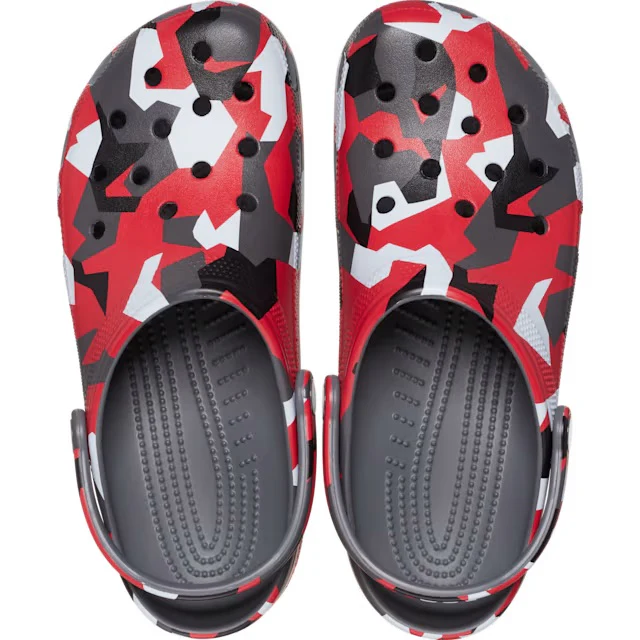 CROCS- KIDS CLASSIC GEO CAMO CLOG - Image 2