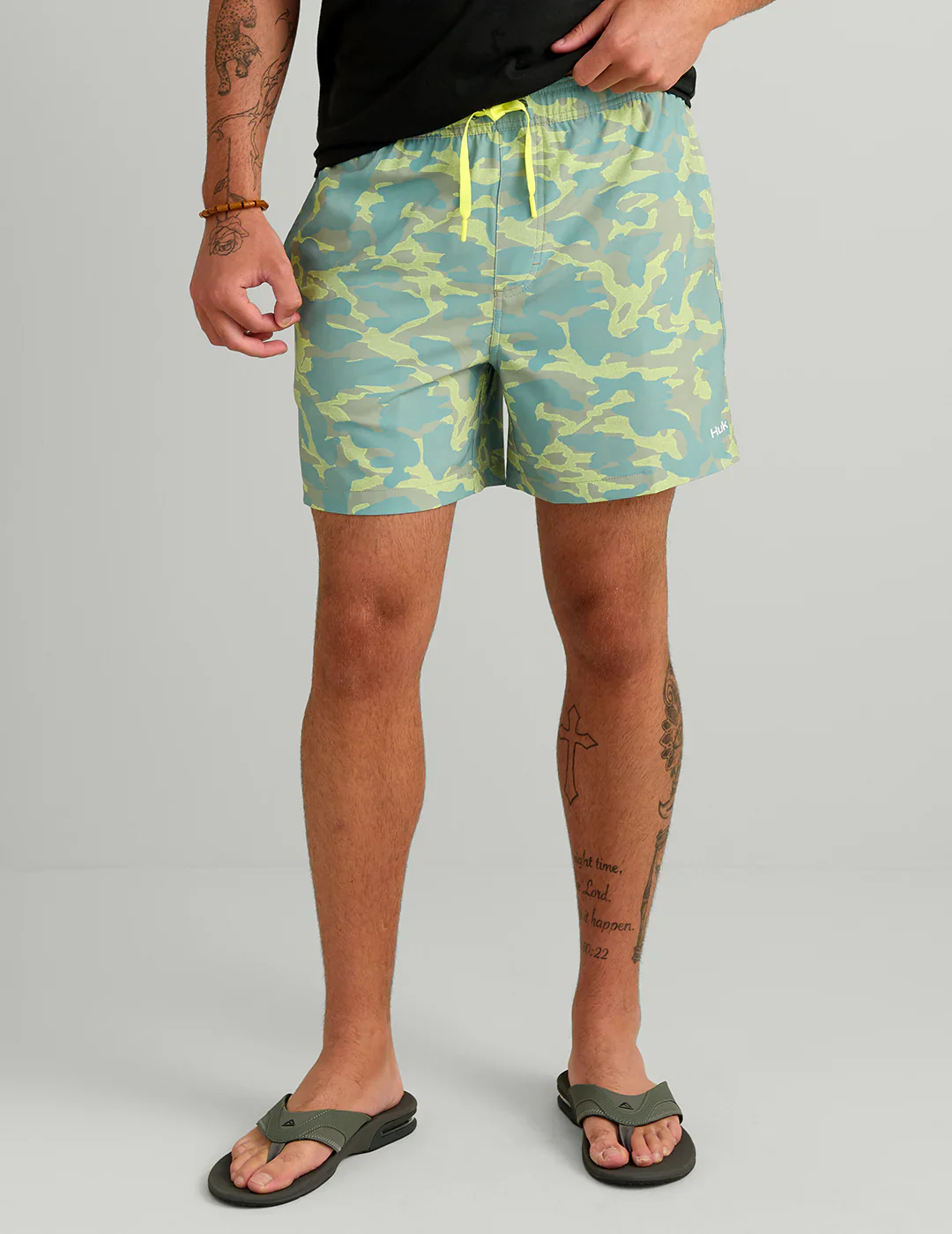 HUK - MEN'S PURSUIT PRINTED VOLLEY - Image 3
