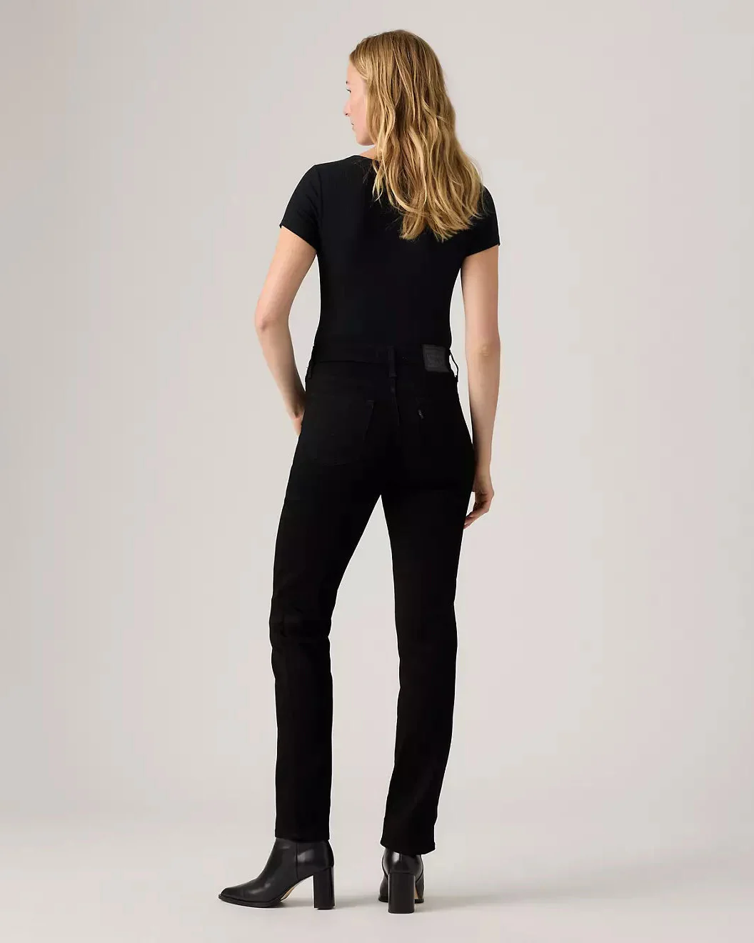 LEVI - WOMEN'S 724 HIGH RISE STRAIGHT PANT - Image 4