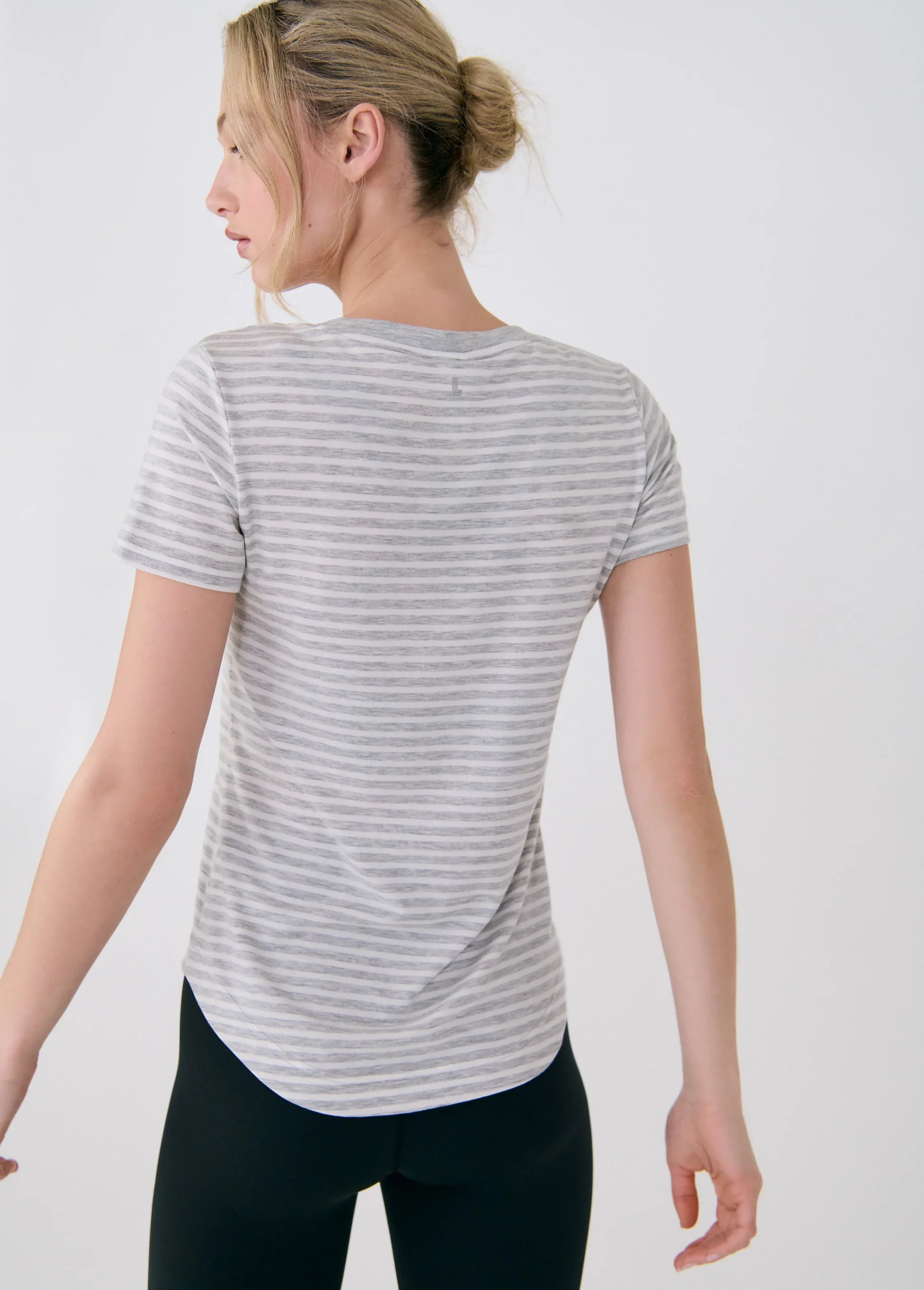 LOLE- WOMEN'S DYNAMIC V-NECK SHIRT - Image 5