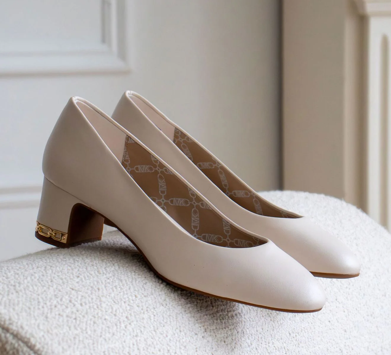 MICHAEL KORS- WOMEN'S JUNE FLEX MID PUMPS - Image 5