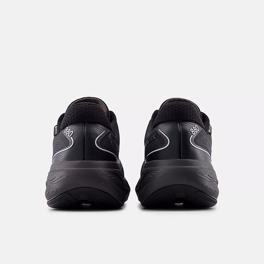 NEW BALANCE - MENS ATHLETIC SHOE 880V15 - Image 4