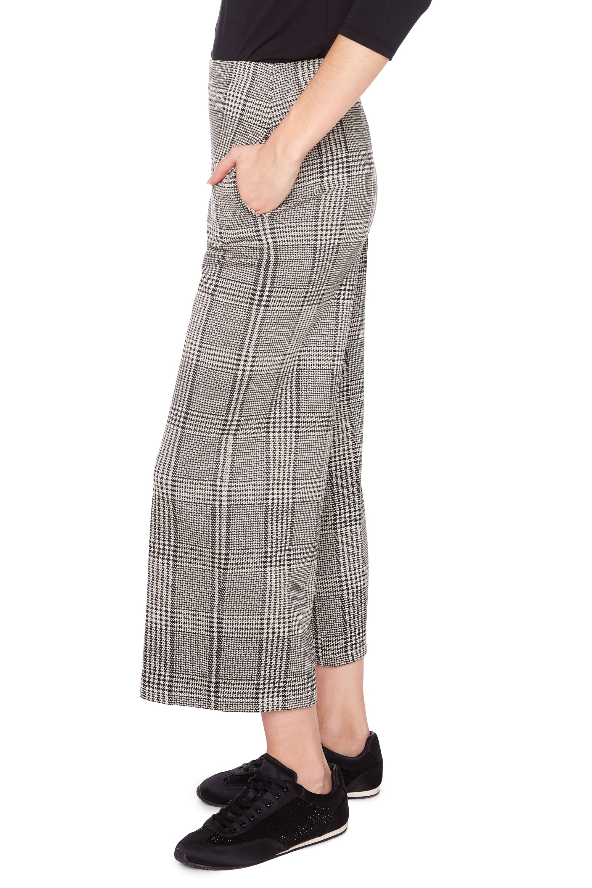 UP! PANT-  WOMEN'S BEIGE PLAID KNIT CROPPED GAUCHO PANT - Image 3