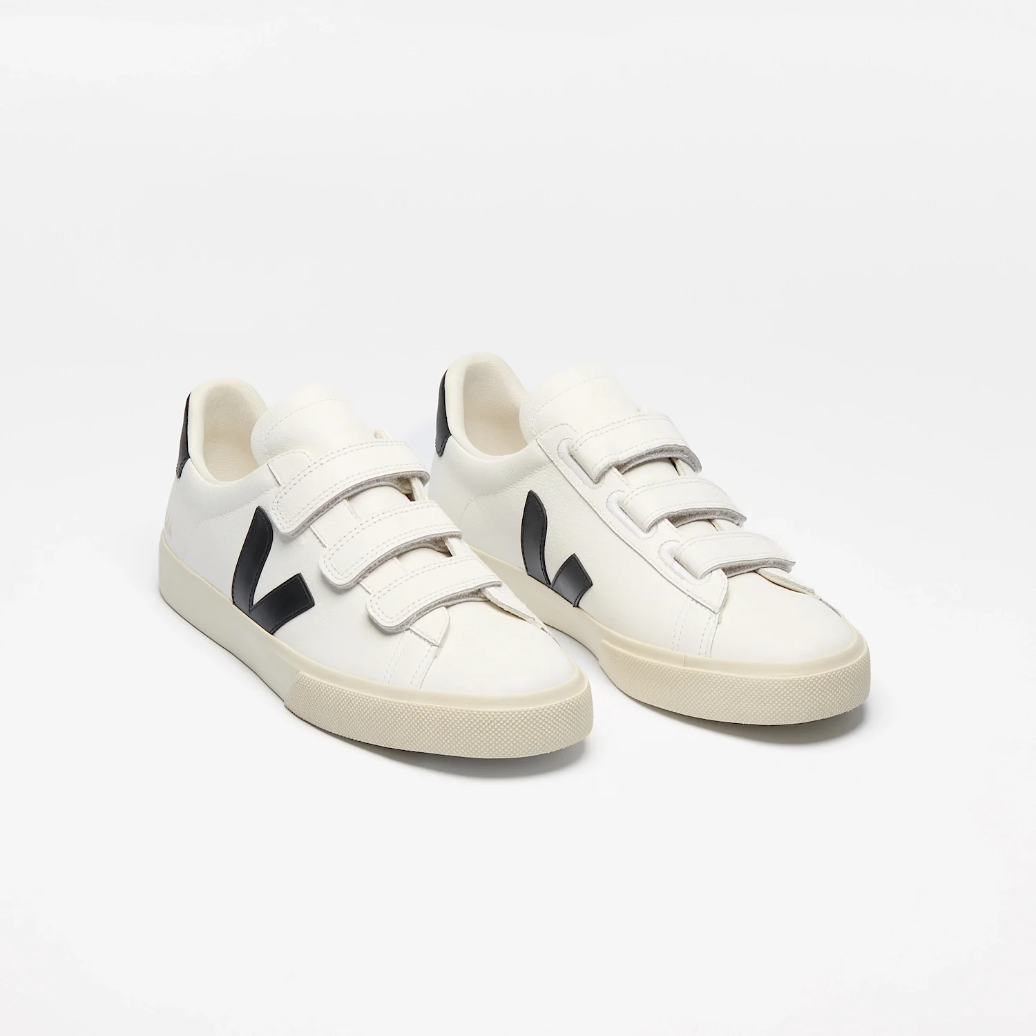 VEJA- WOMEN'S RECIFE CHROMEFREE LEATHER SNEAKER - Image 5