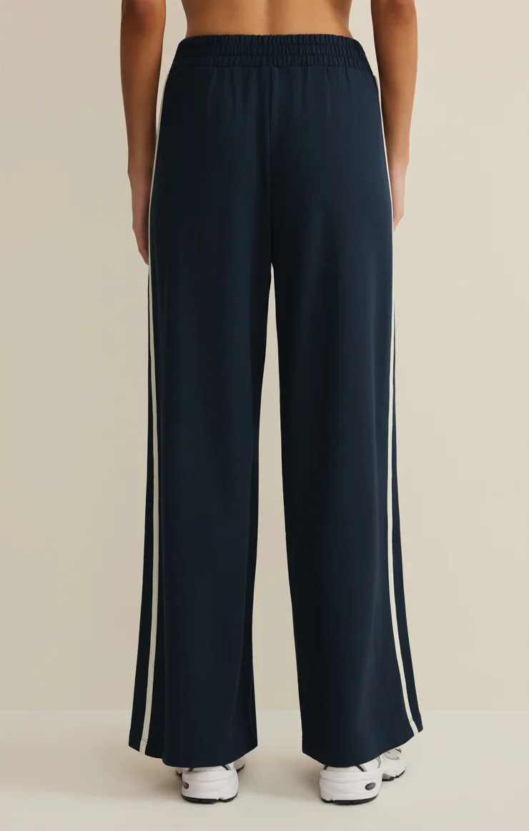 Z SUPPLY - WOMEN'S LAYOVER TRACK PANT - Image 3